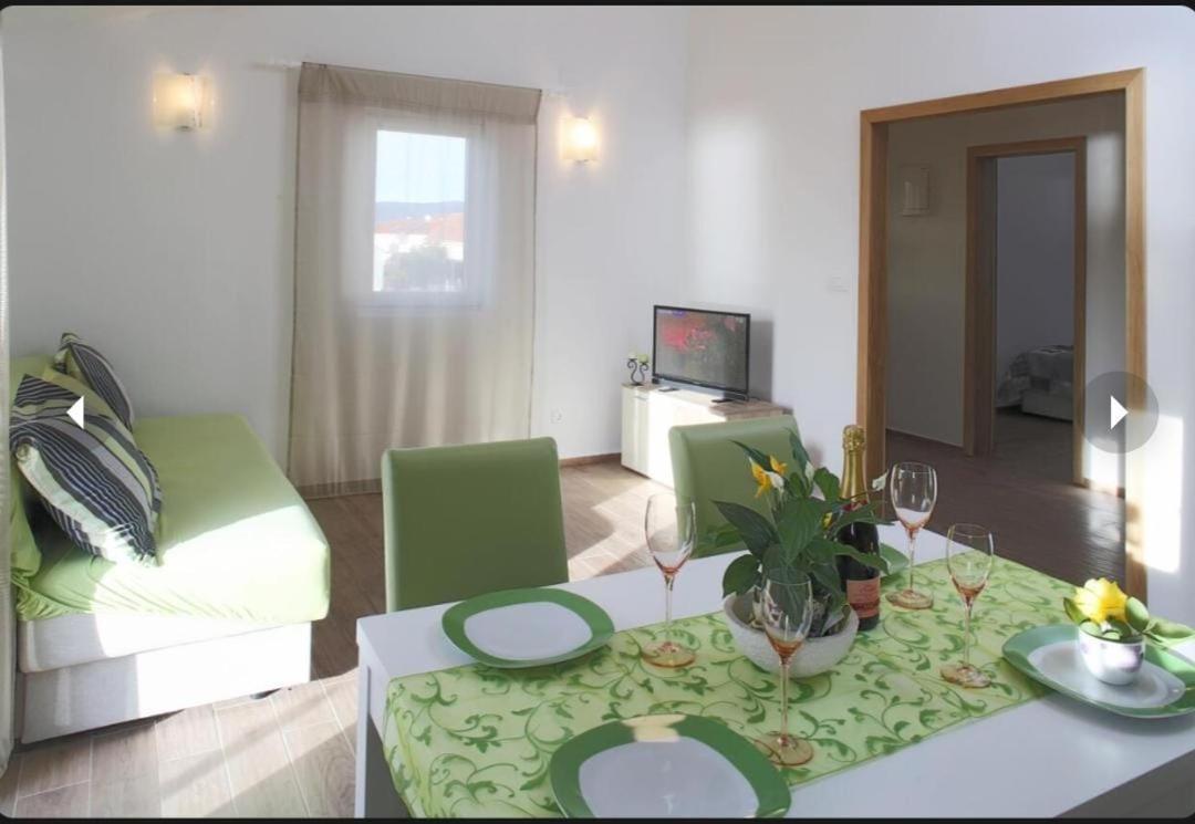 Apartman Zara Razanj Exterior photo
