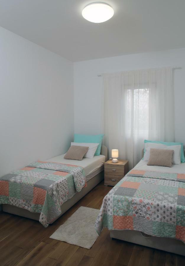 Apartman Zara Razanj Exterior photo