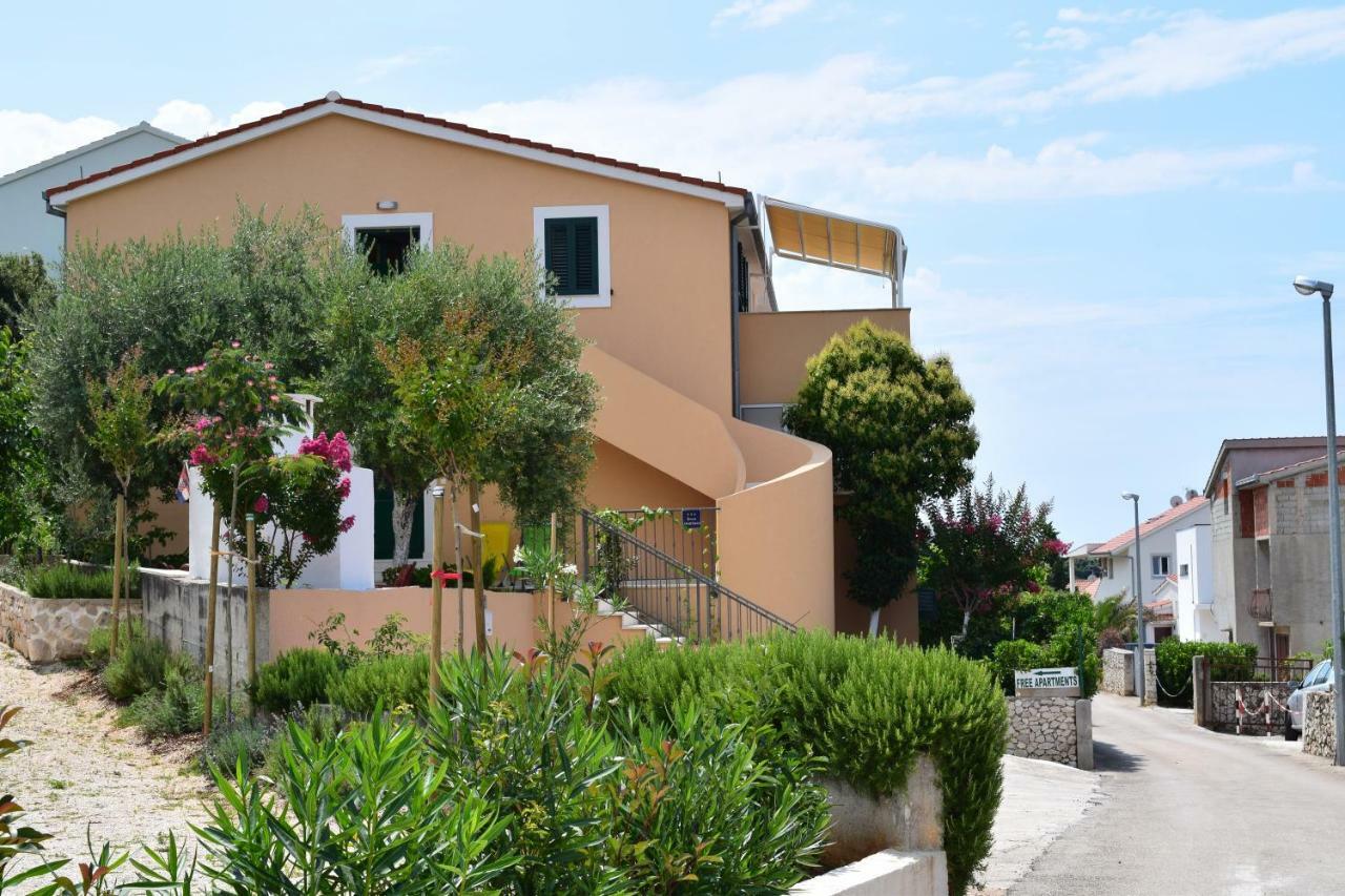 Apartman Zara Razanj Exterior photo
